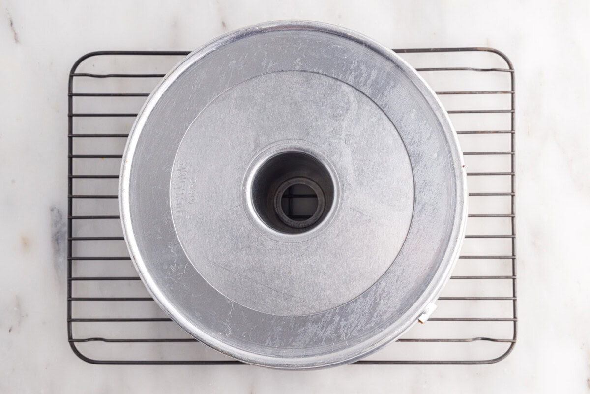 tube pan upside down cooling chiffon cake