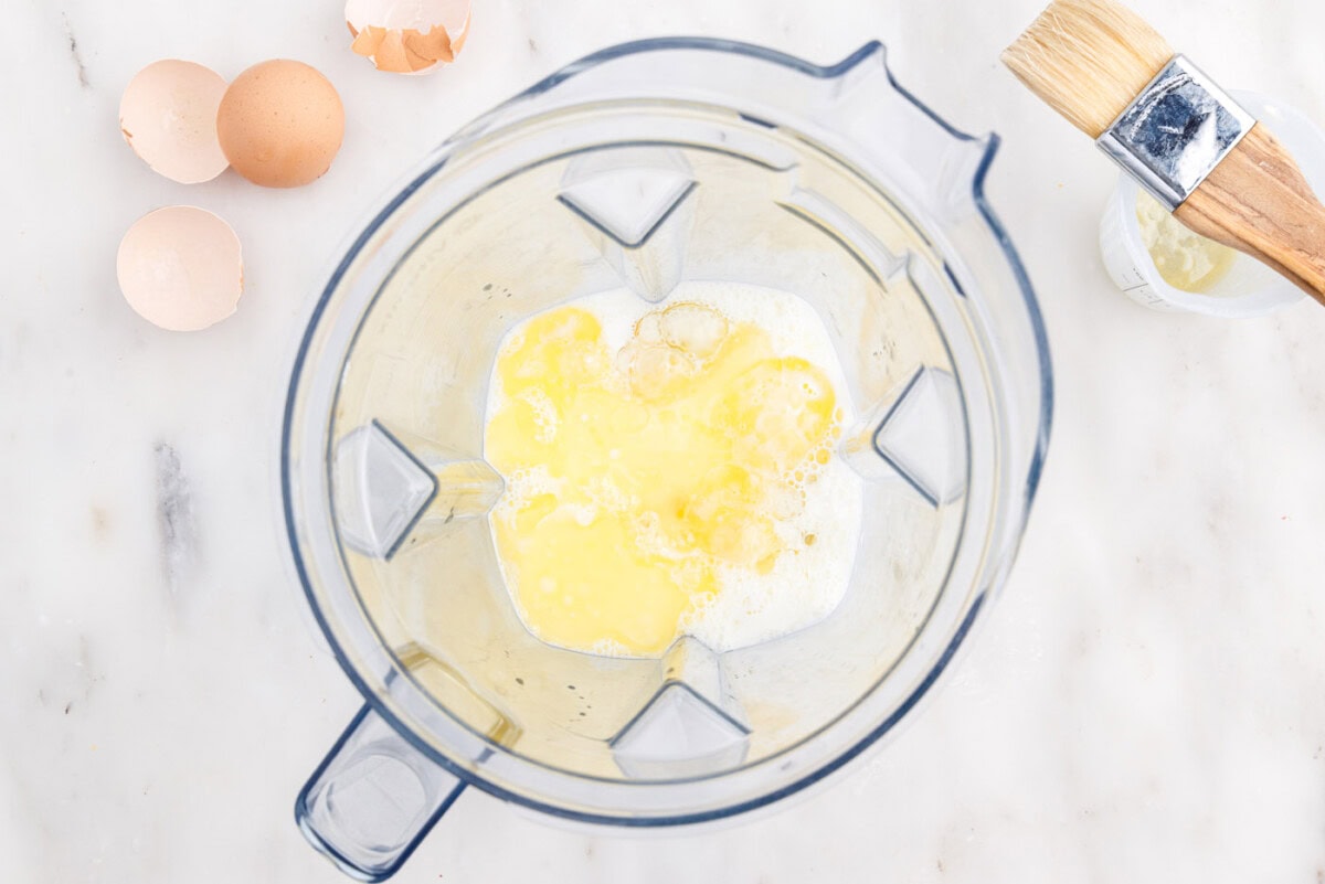 popover ingredients in a blender