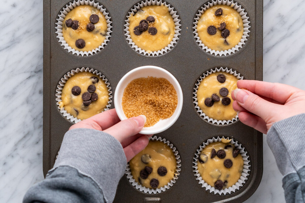 sprinkling sugar in the raw on top of muffin batter