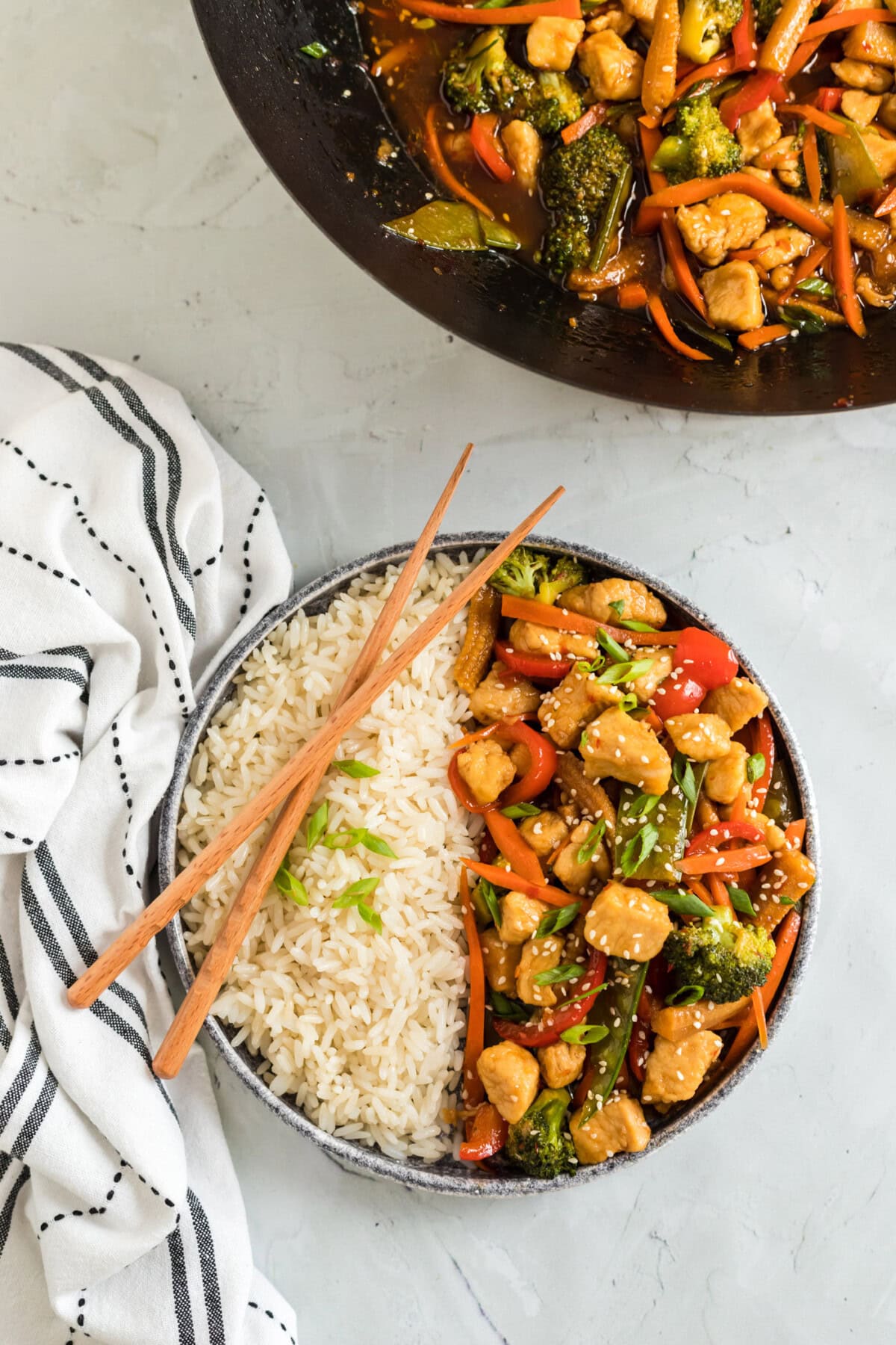 Bowl of Hunan Chicken with rice