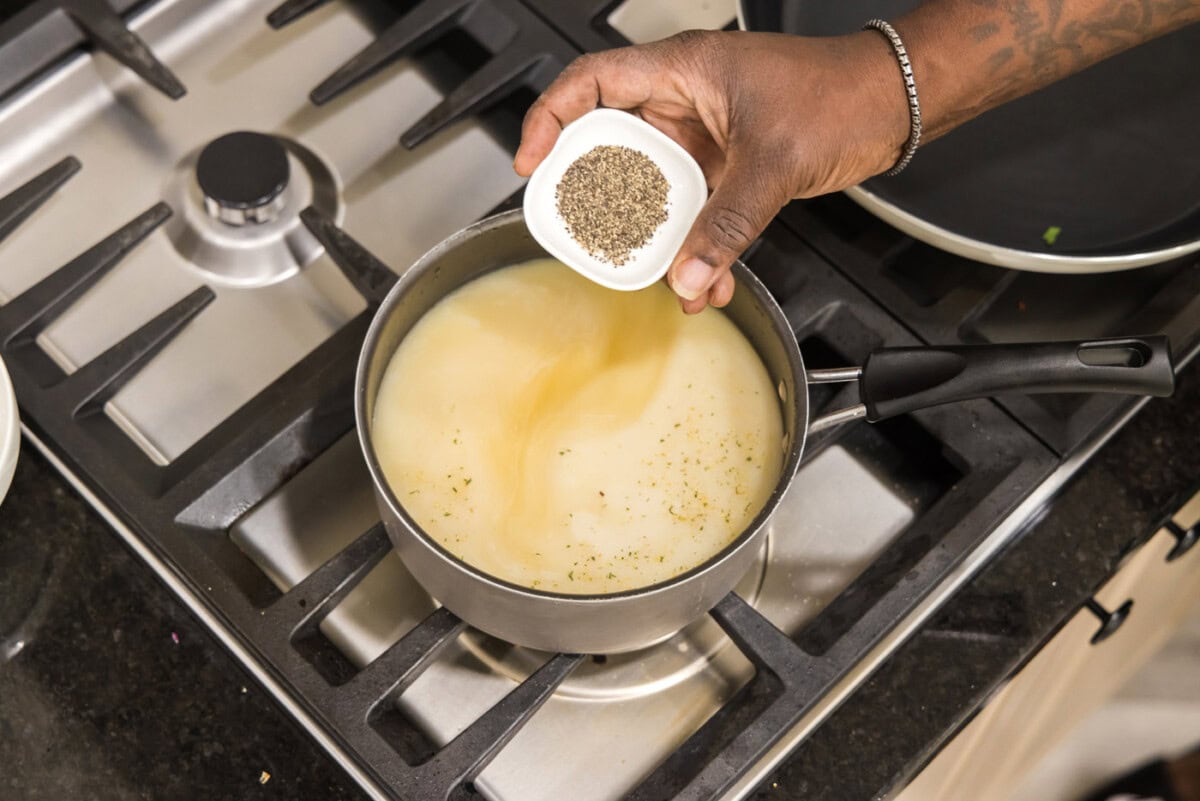 chicken broth, milk, garlic salt, and pepper in a saucepan