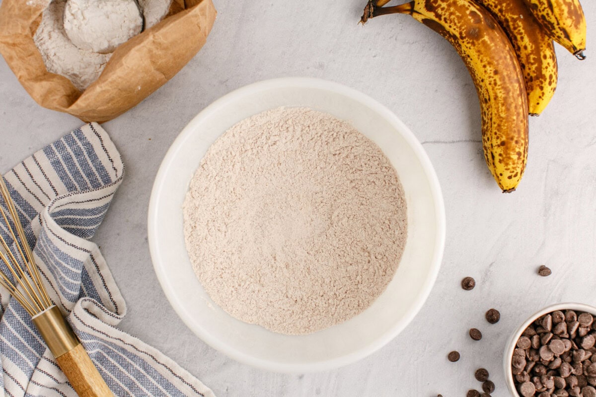 banana bread dry ingredients in a bowl