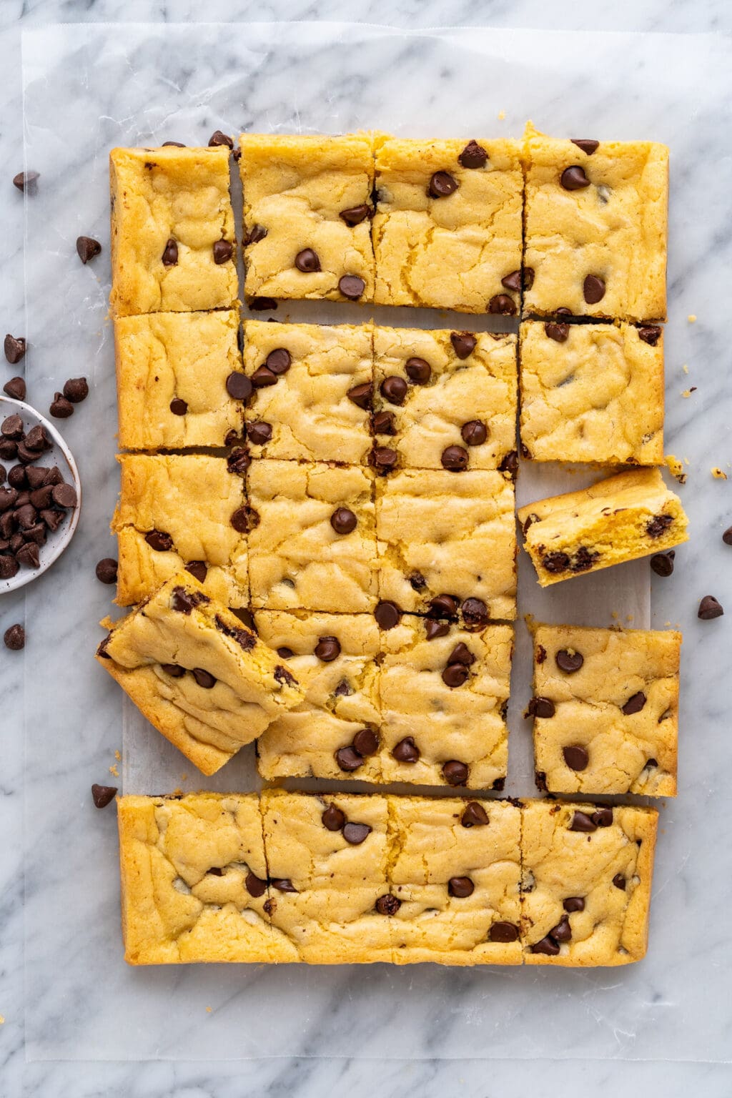 Cake Mix Cookie Bars - Amanda's Cookin' - Cookies, Brownies, & Bars