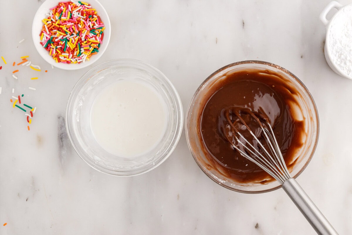 easy vanilla and chocolate glaze for donuts