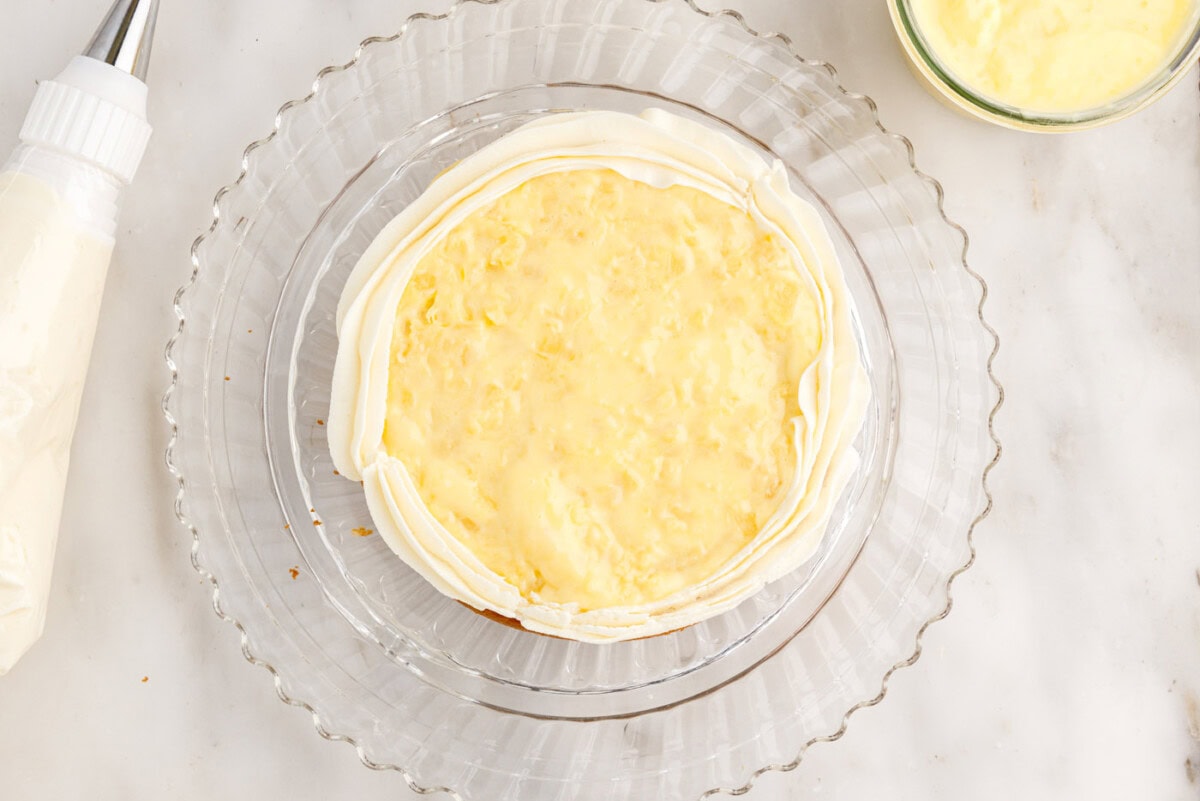 frosting cake layers