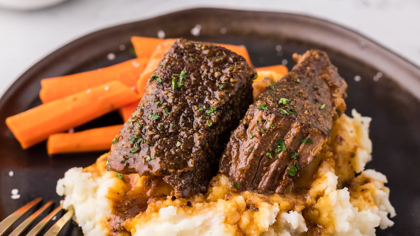 These boneless beef short ribs are as easy as it gets when it comes to classic fork-tender ribs. You