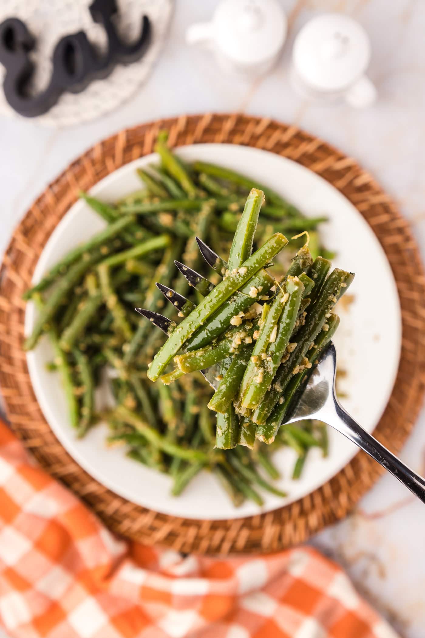 Garlic Green Beans - Amanda's Cookin' - Vegetables