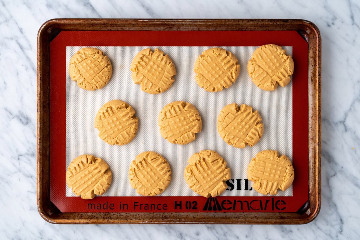 baked cake mix peanut butter cookies