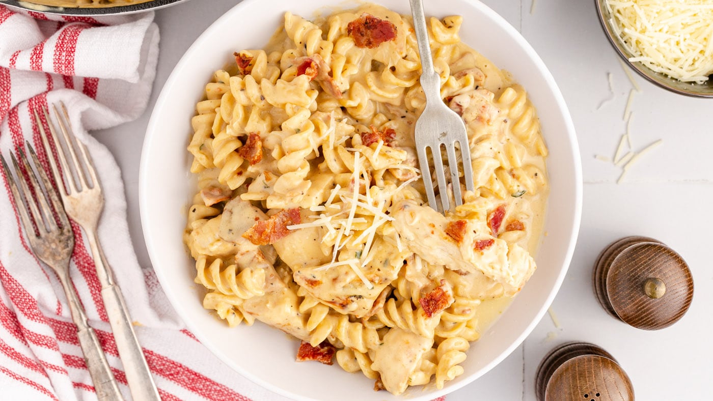 Savory bacon, creamy ranch sauce, and sliced chicken over a bed of rotini pasta create an ultra-comf