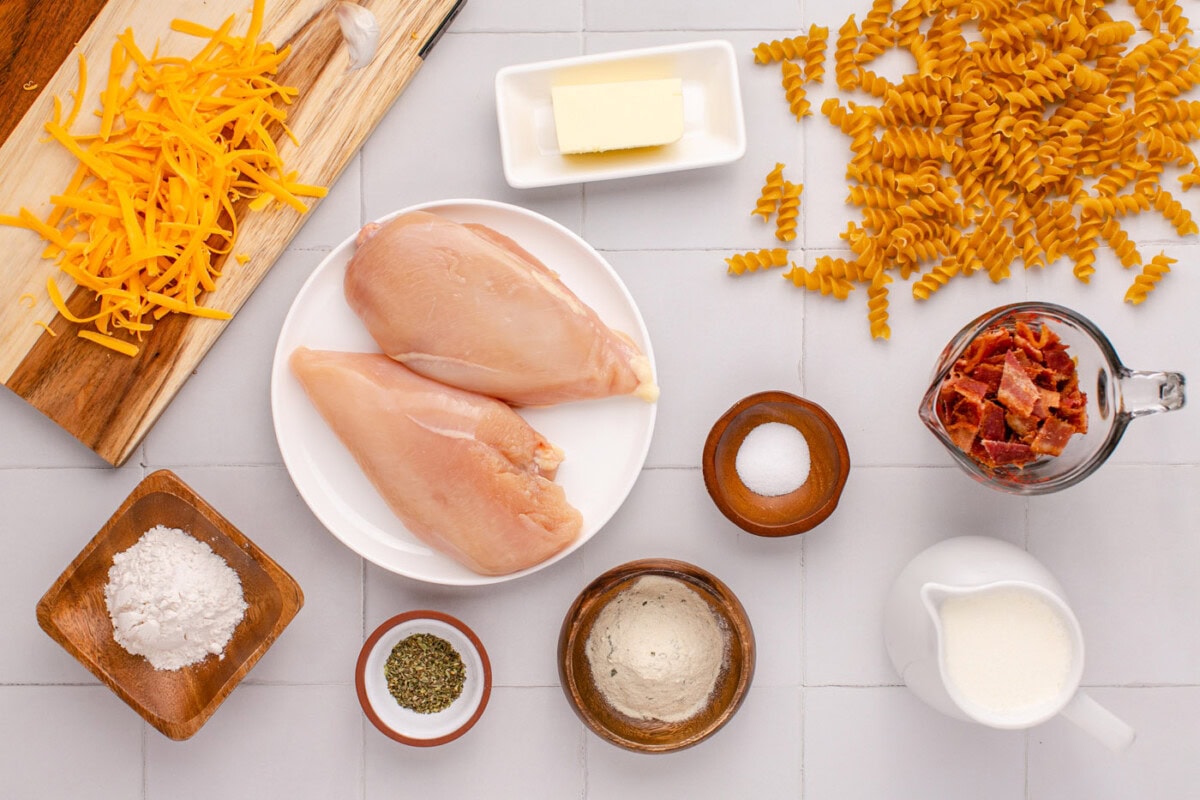 Ingredients for Bacon Chicken Ranch Pasta