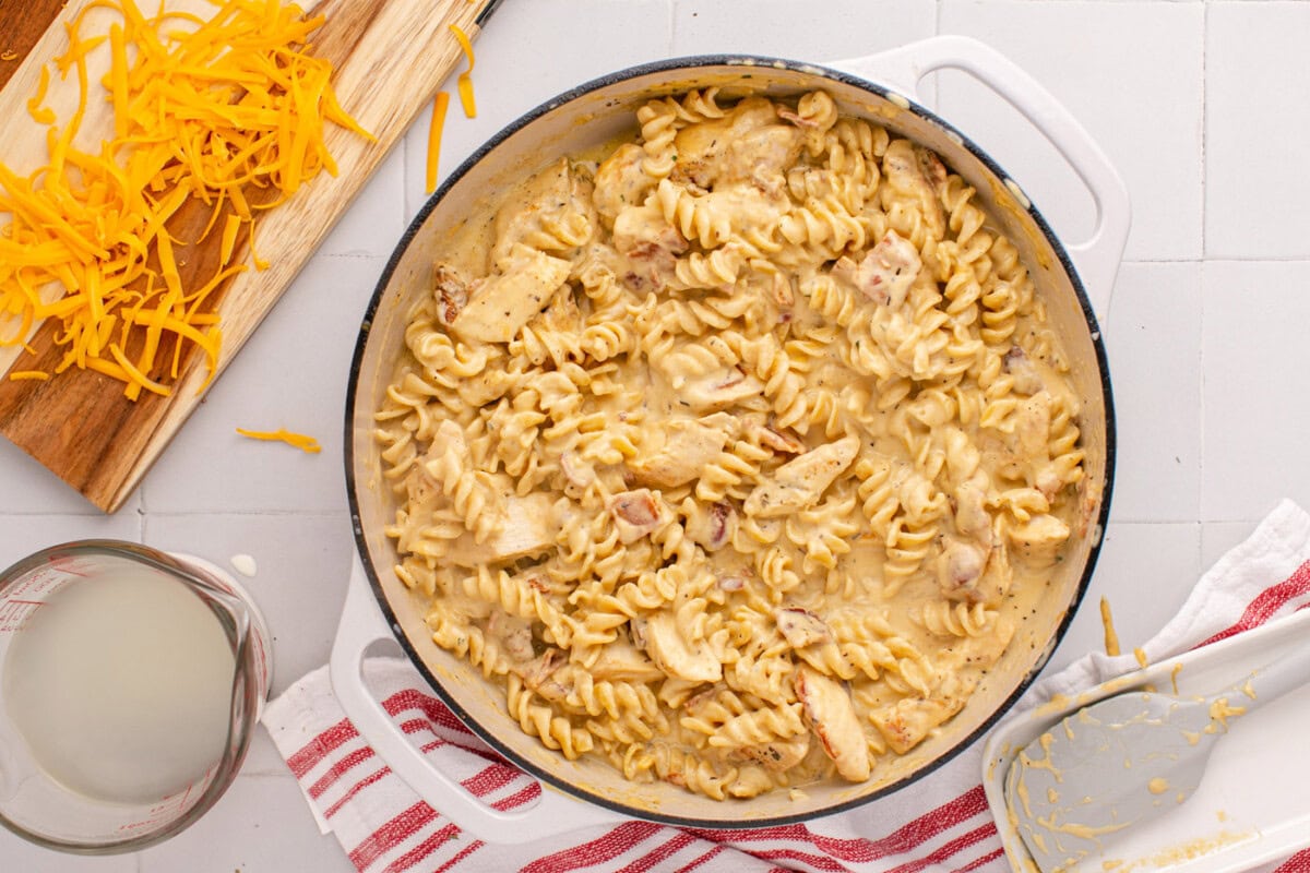 finished overhead of bacon chicken ranch pasta dish