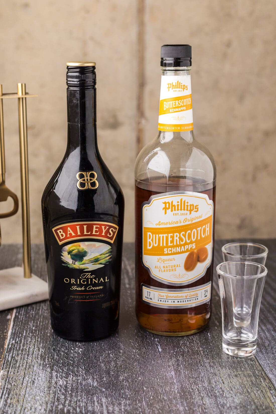Ingredients for Buttery Nipple Shot