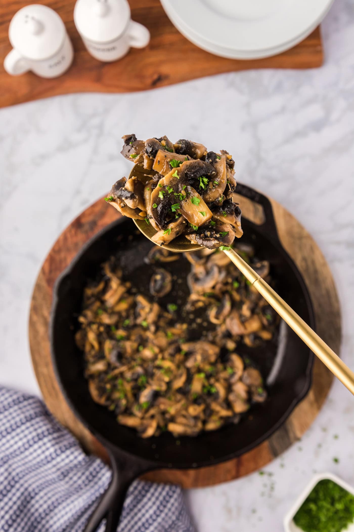 Sauteed Mushrooms - Amanda's Cookin' - Vegetables