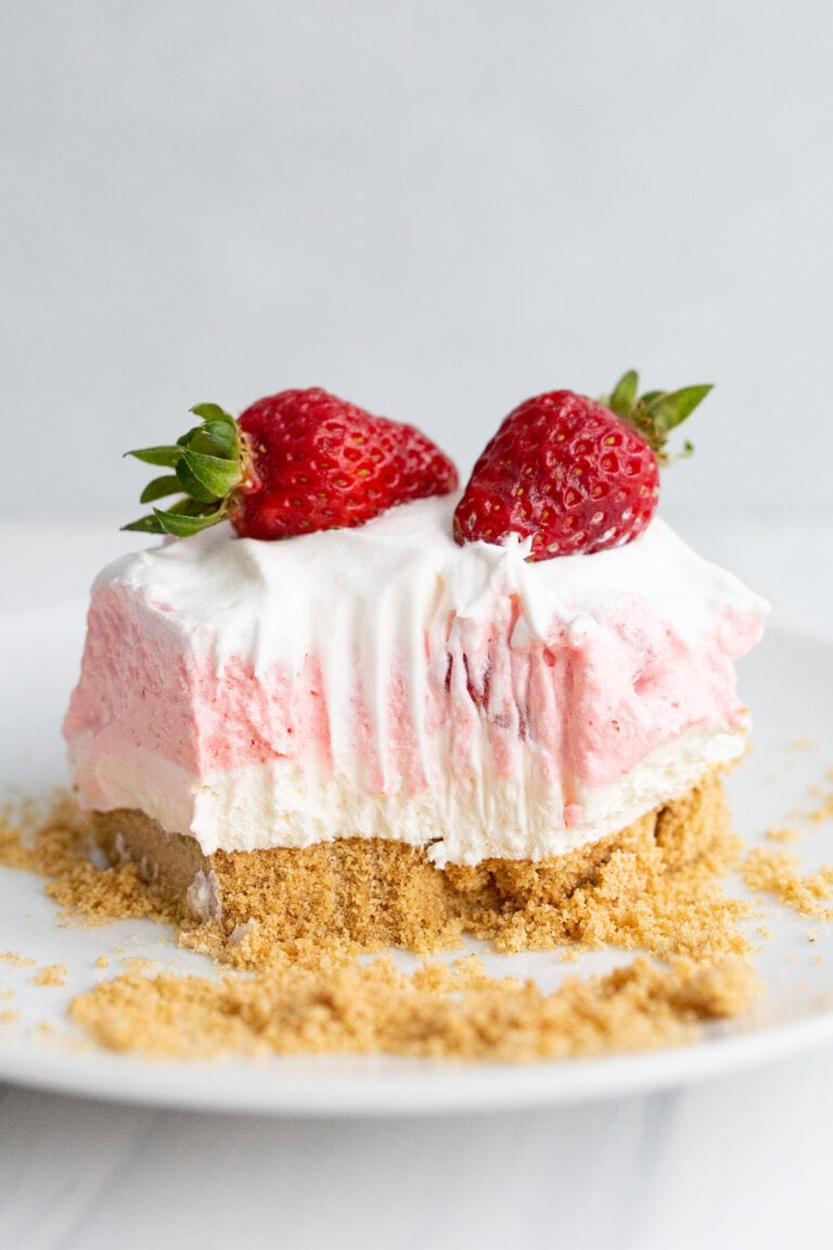 Strawberry Lasagna - Amanda's Cookin' - One Pan Desserts