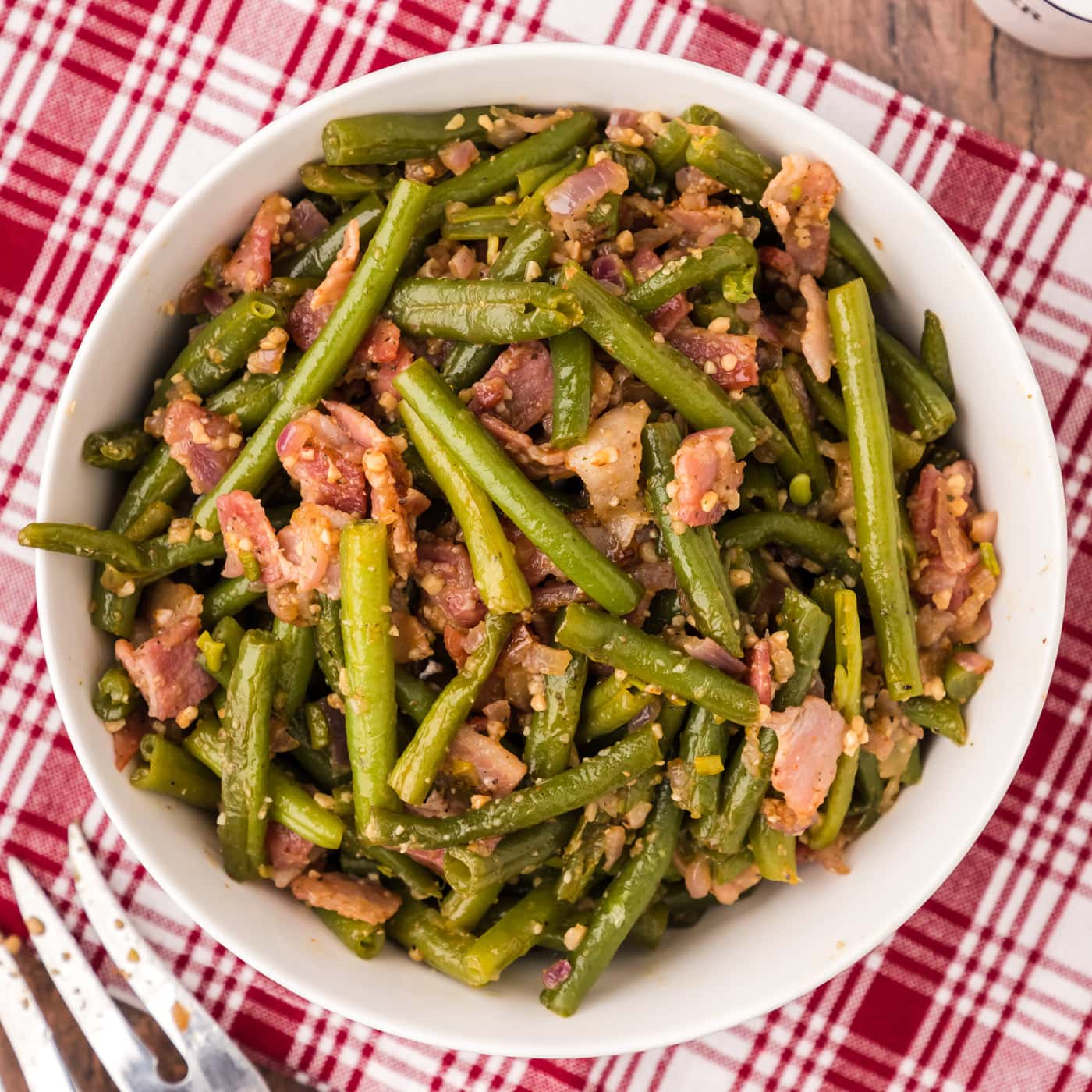 Southern mom mixes 2 things with her canned green beans to make