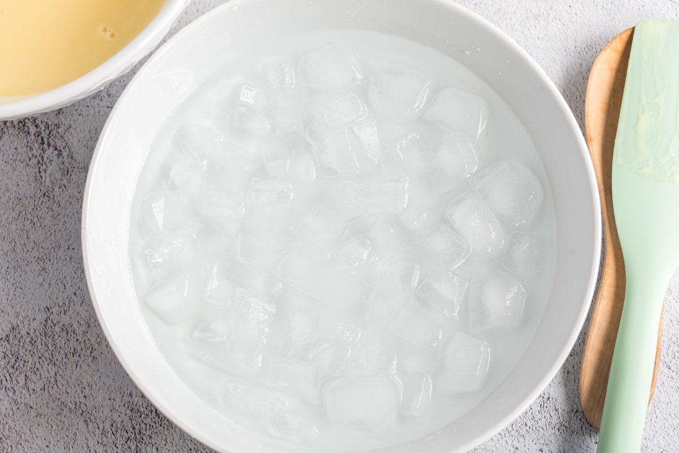 Photo of a bowl of ice water