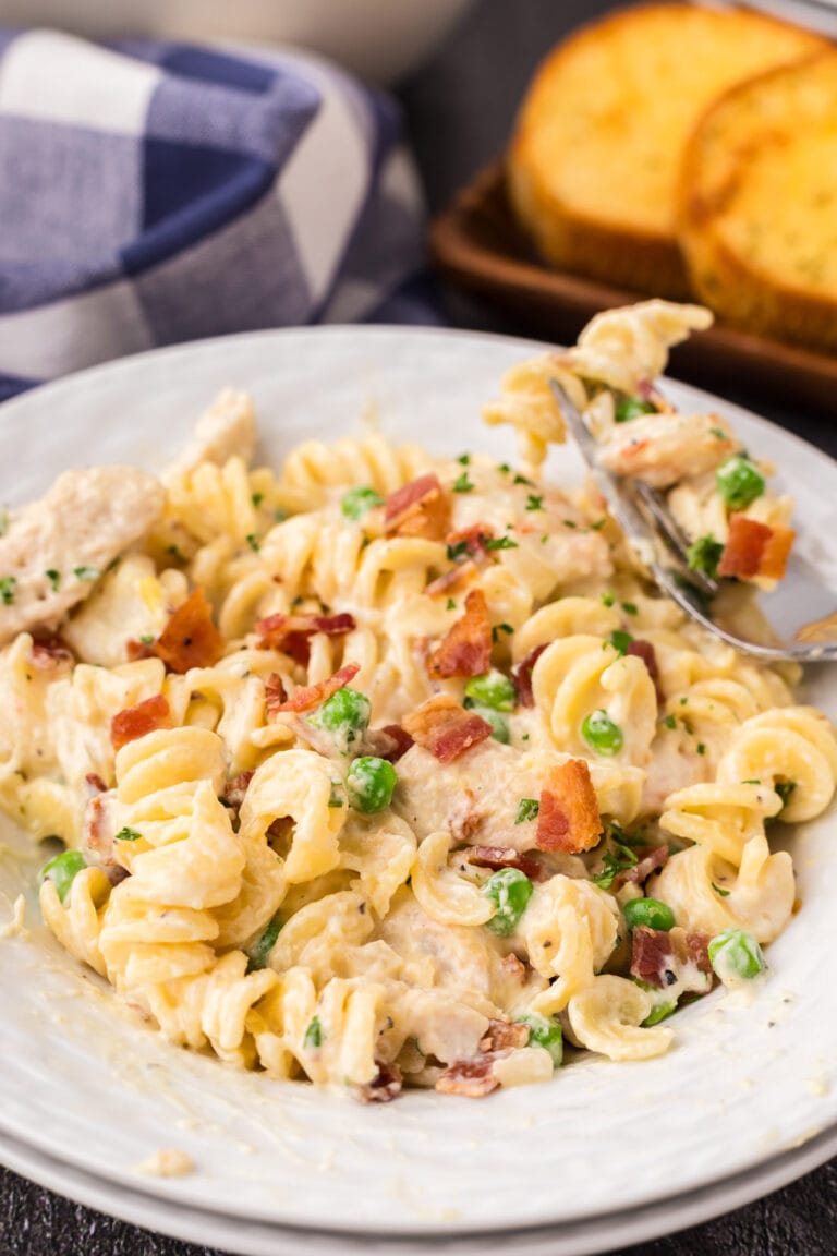 Chicken and Shrimp Carbonara - Amanda's Cookin'