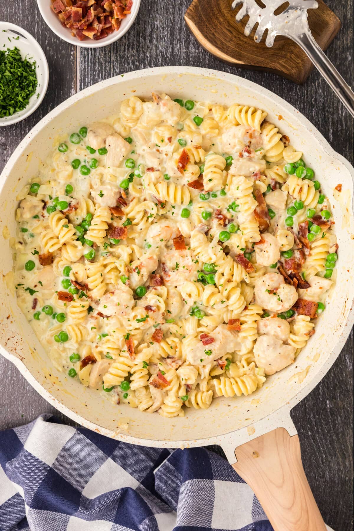 Skillet of Chicken and Shrimp Carbonara