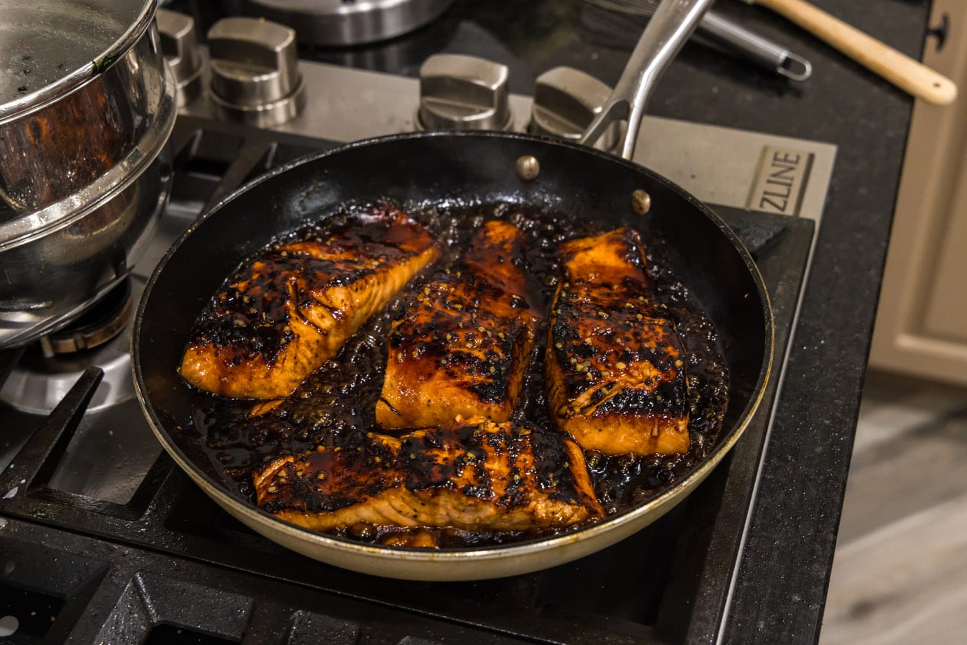 how to make honey glazed salmon in a skillet