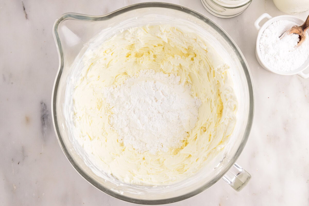 powdered sugar added to cheesecake mixture