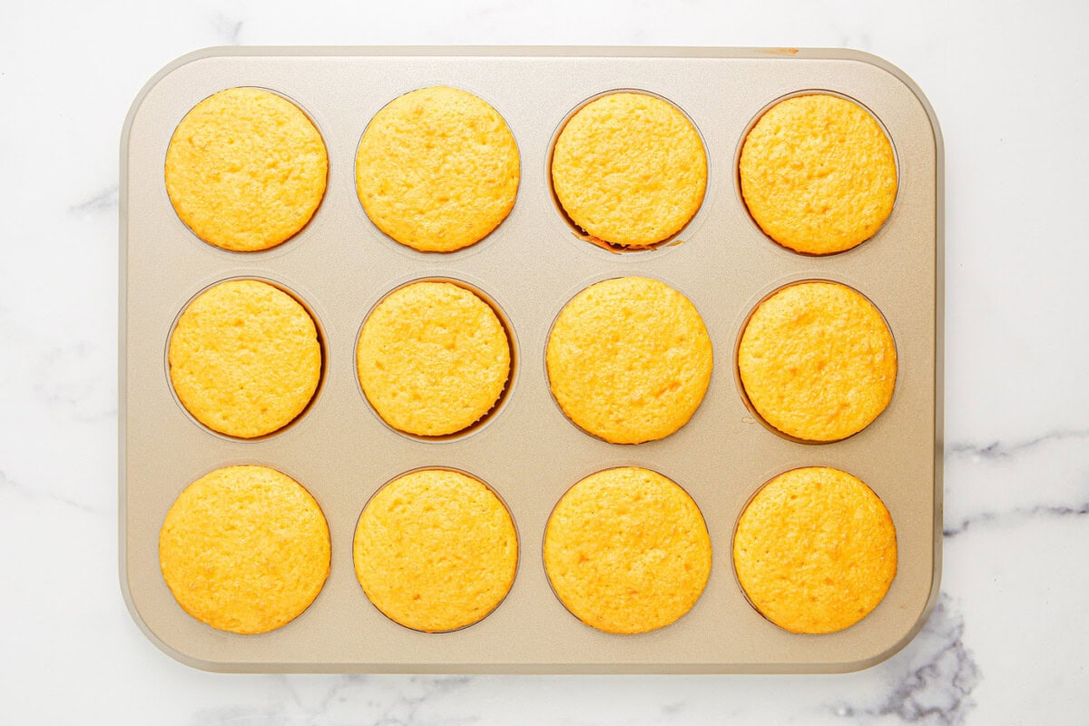 baked vanilla cupcakes