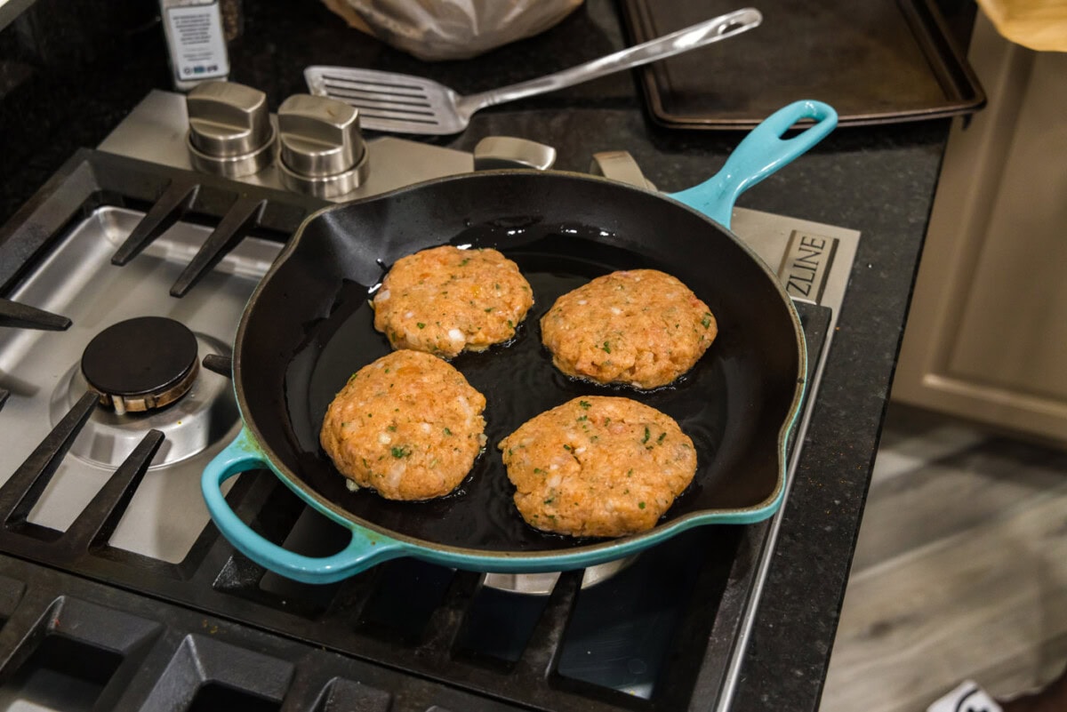 pan seared salmon burgers