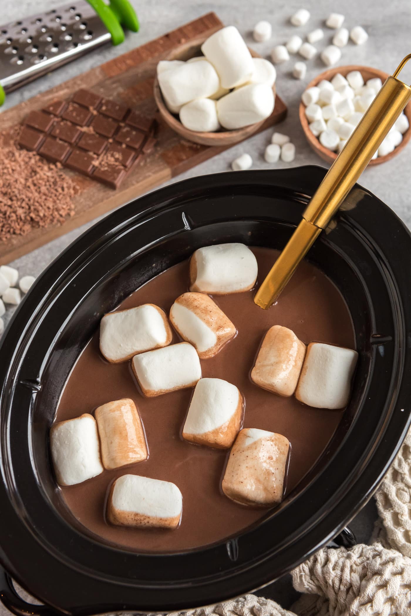 Crockpot Hot Chocolate - Amanda's Cookin' - Drinks