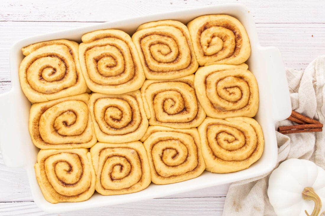 Pumpkin Cinnamon Rolls Amanda's Cookin' Cakes,