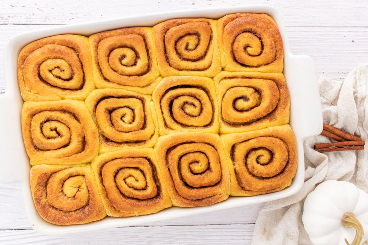 baked pumpkin cinnamon rolls