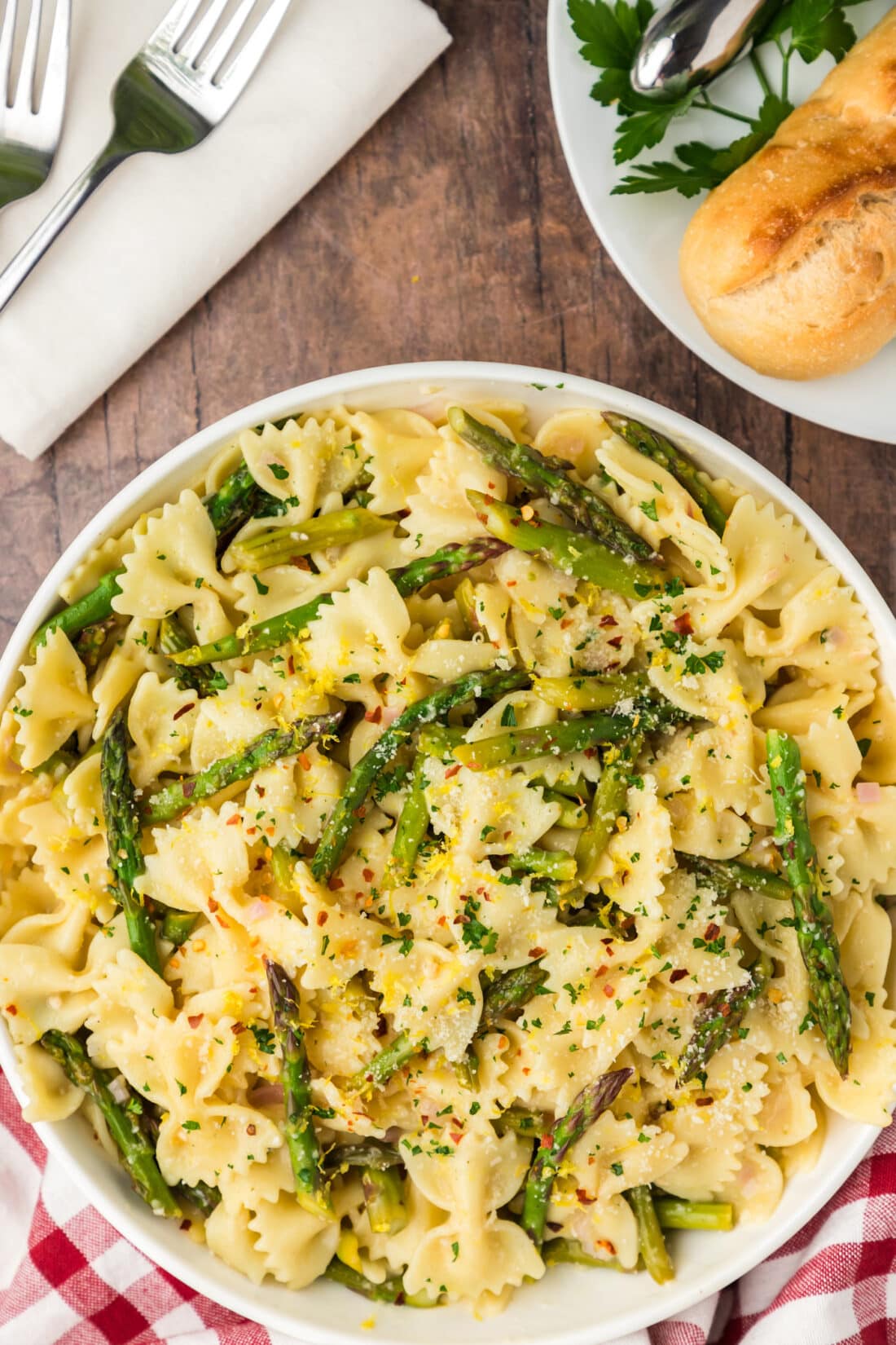 Bowl of Asparagus Pasta with bread on the side