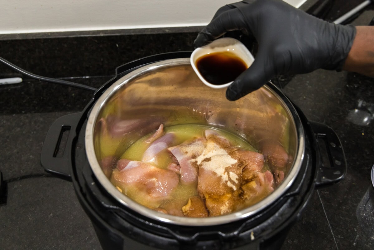 adding Worcestershire sauce to BBQ chicken in the instant pot
