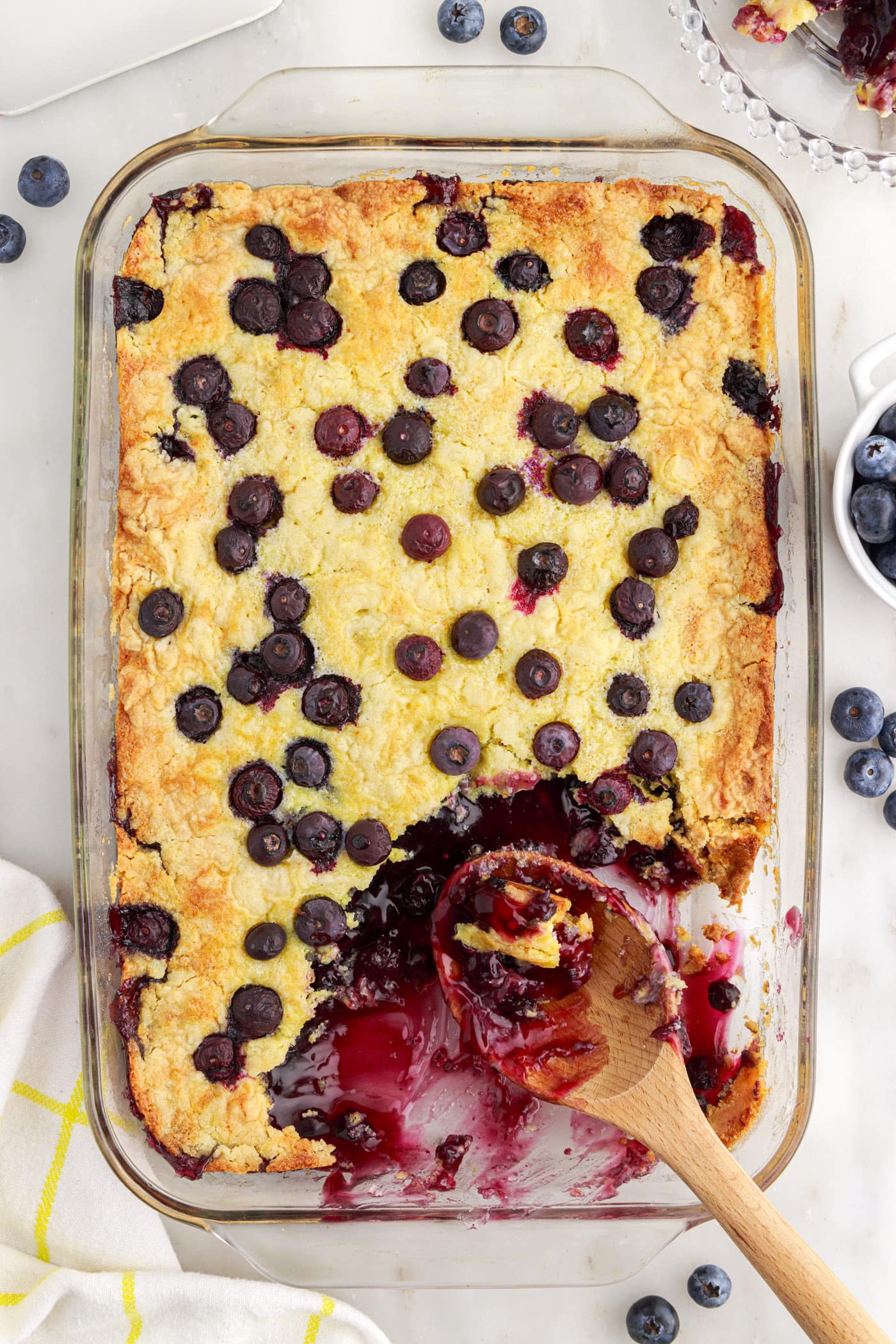 Blueberry Dump Cake - Amanda's Cookin' - Cake & Cupcakes