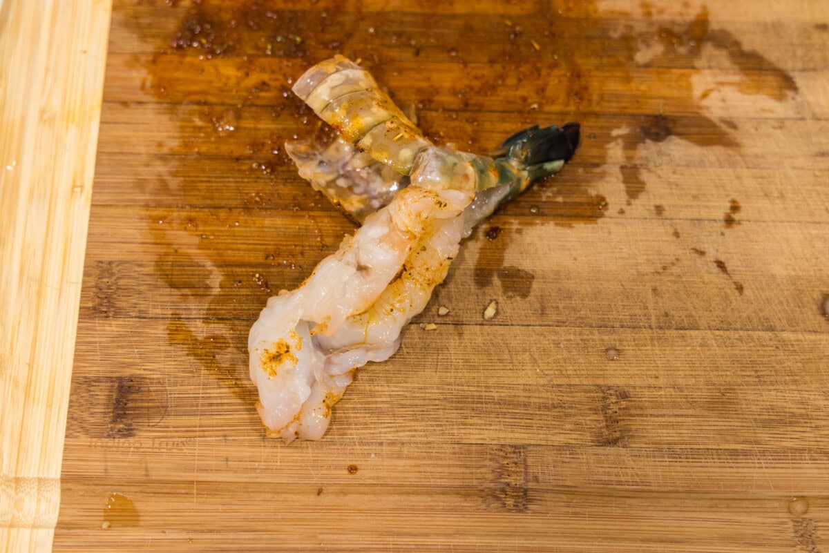 removing colossal shrimp meat from shell