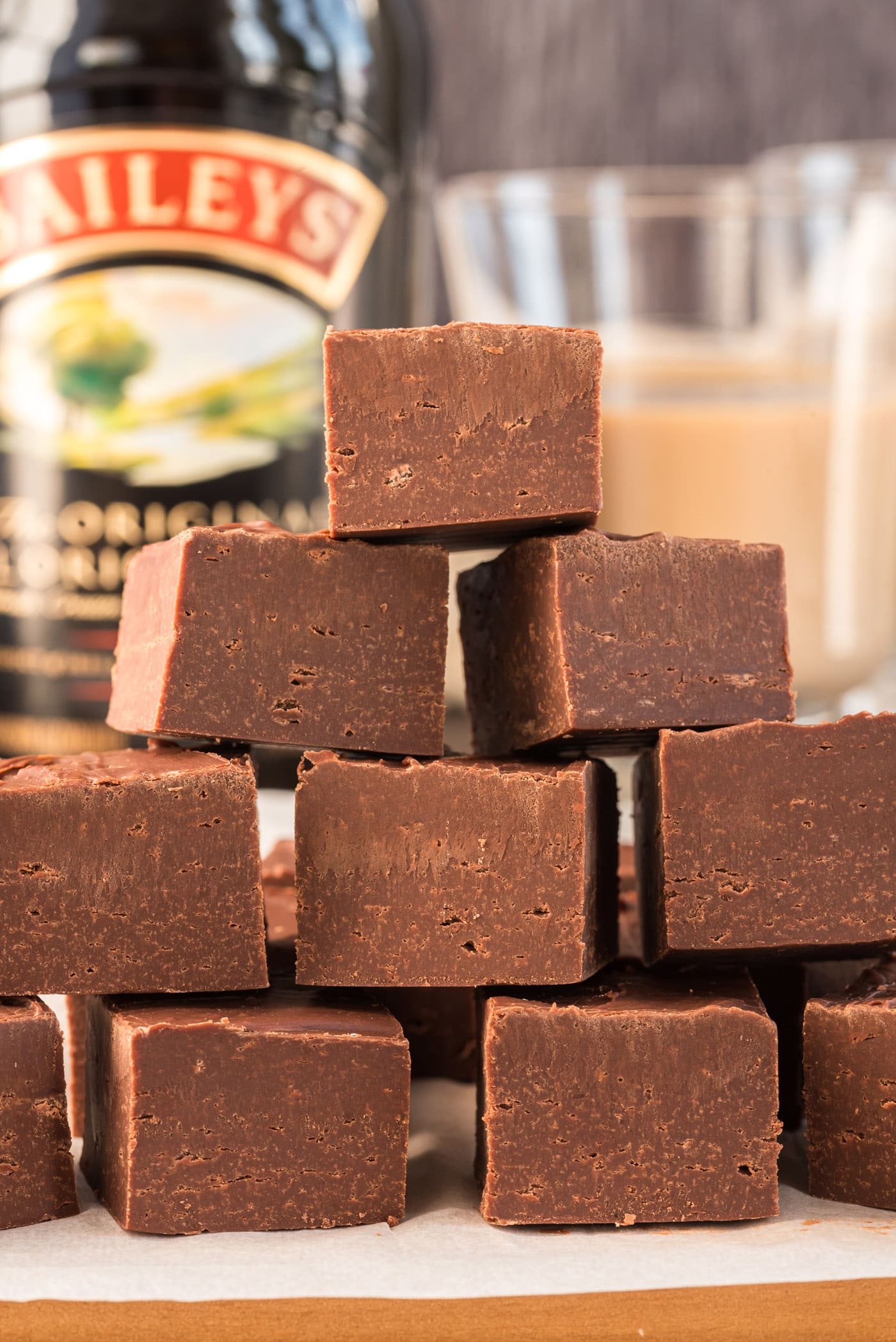 4 Ingredient Baileys Fudge Amanda's Cookin' Candy