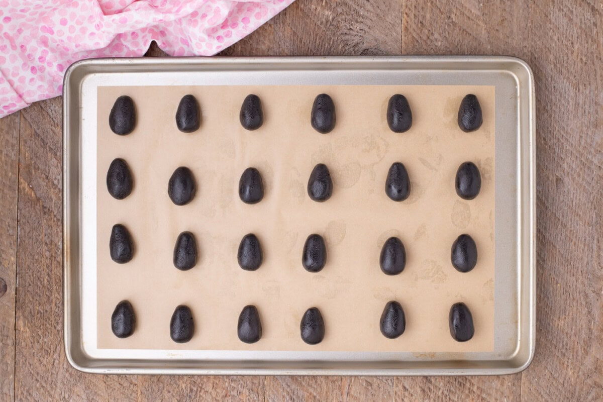 easter egg shaped Oreo truffles