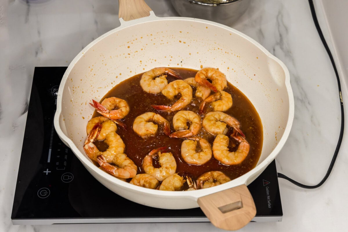 how to make honey garlic shrimp in a skillet