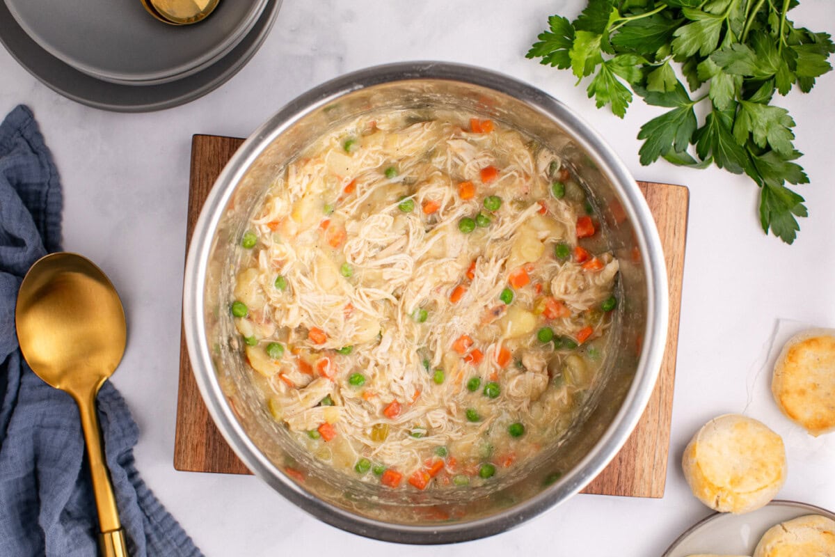 easy chicken pot pie in the instant pot