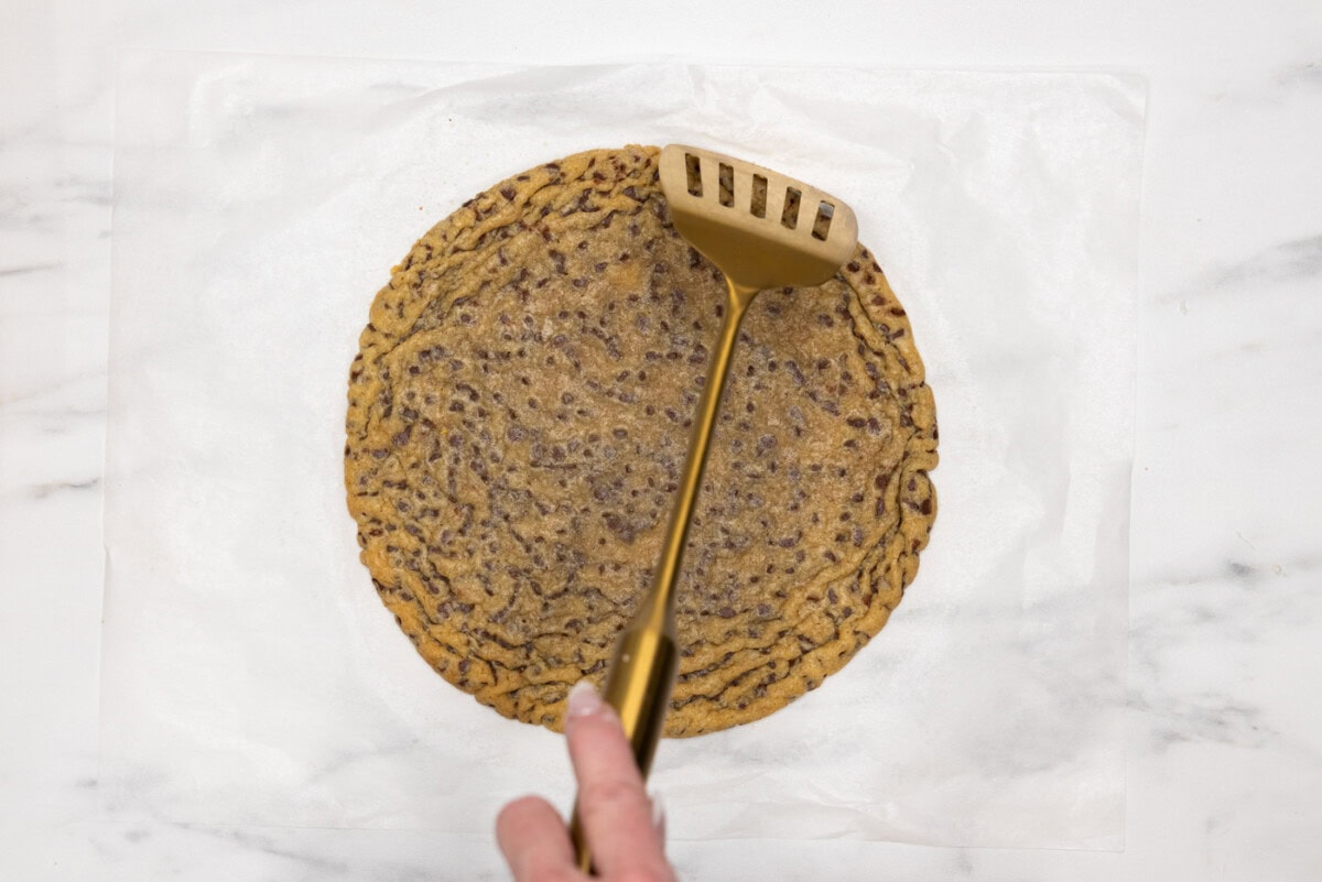 shaping cookie with a spatula