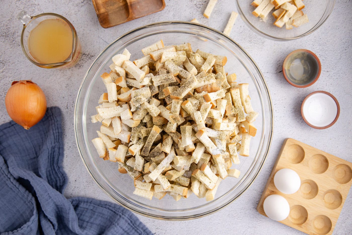 dried bread cubes ina bowl with seasonings