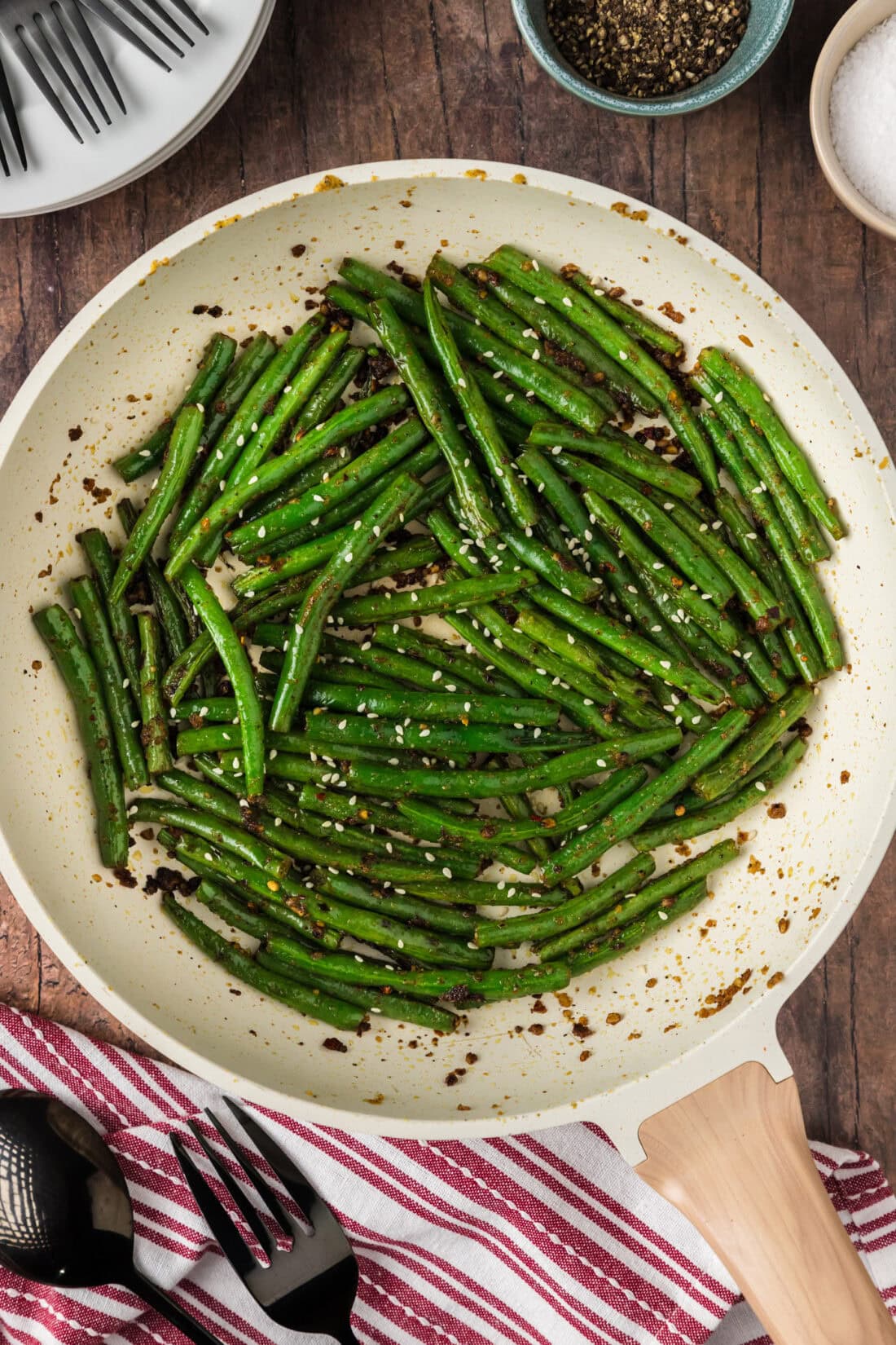 Sautéed Green Beans in a  skillet