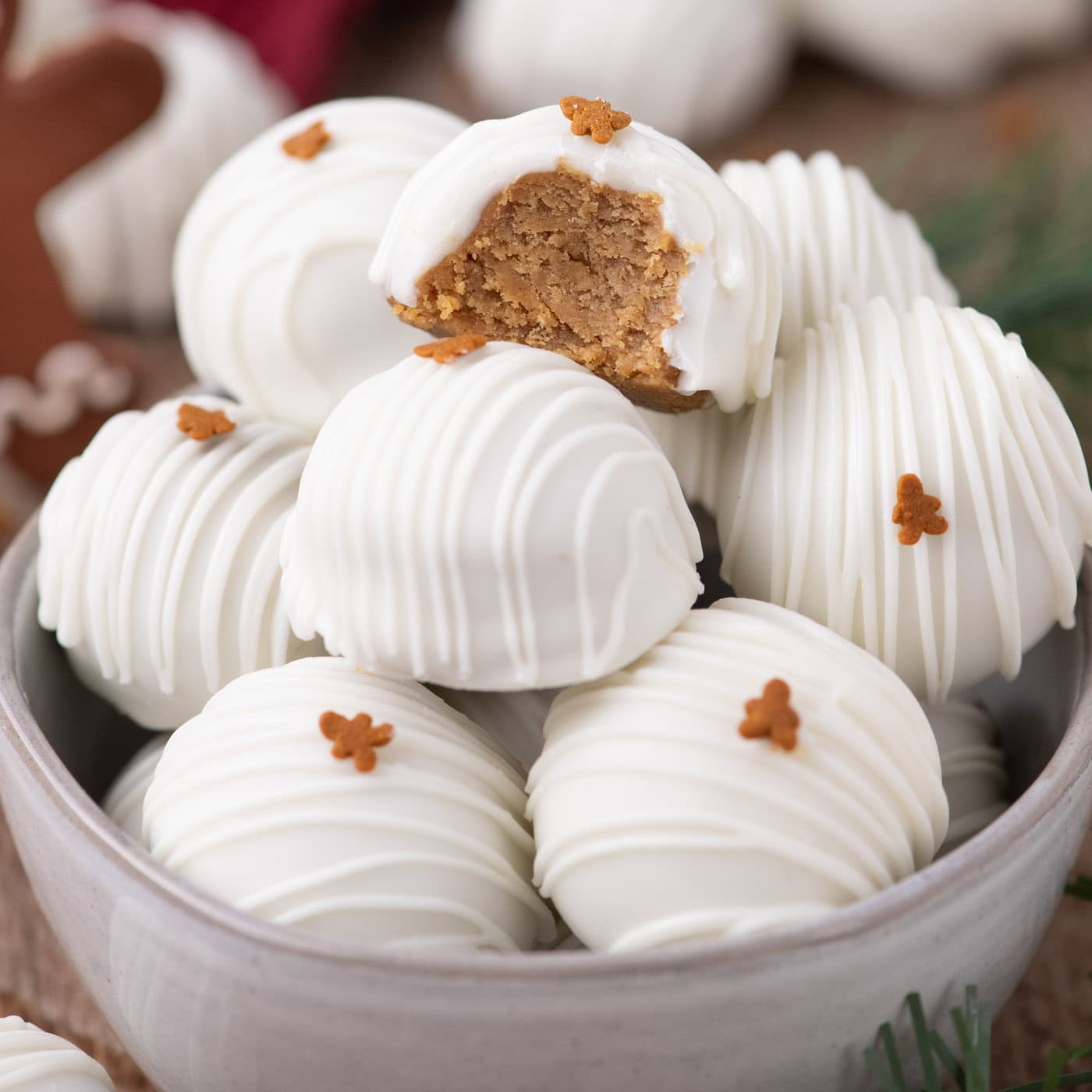 Gingerbread Oreo Truffles-image