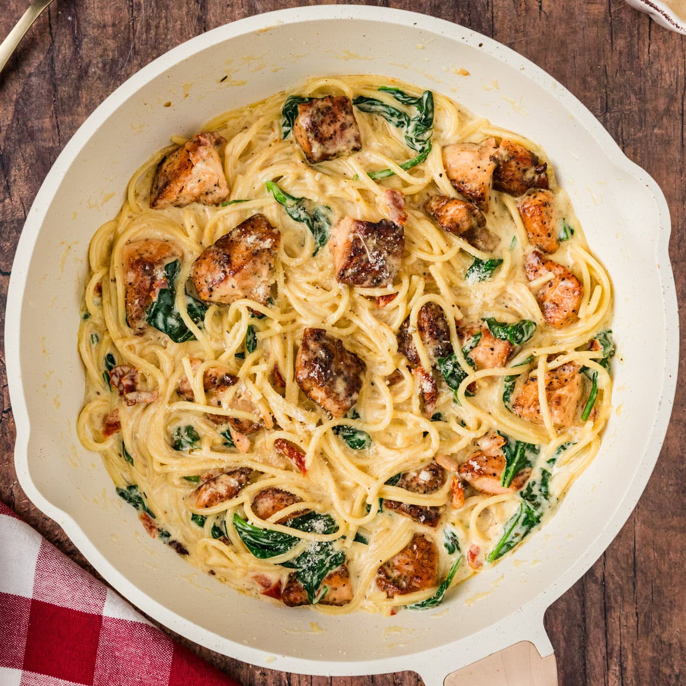 クリーム3　サッチンサマ Salmon Pasta - Amanda's Cookin' - Salmon Recipes