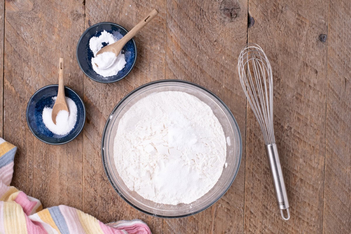 dry ingredients for cookies in a bowl