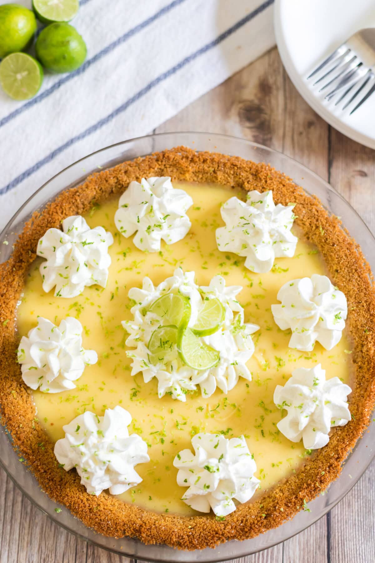 overhead photo of key lime pie