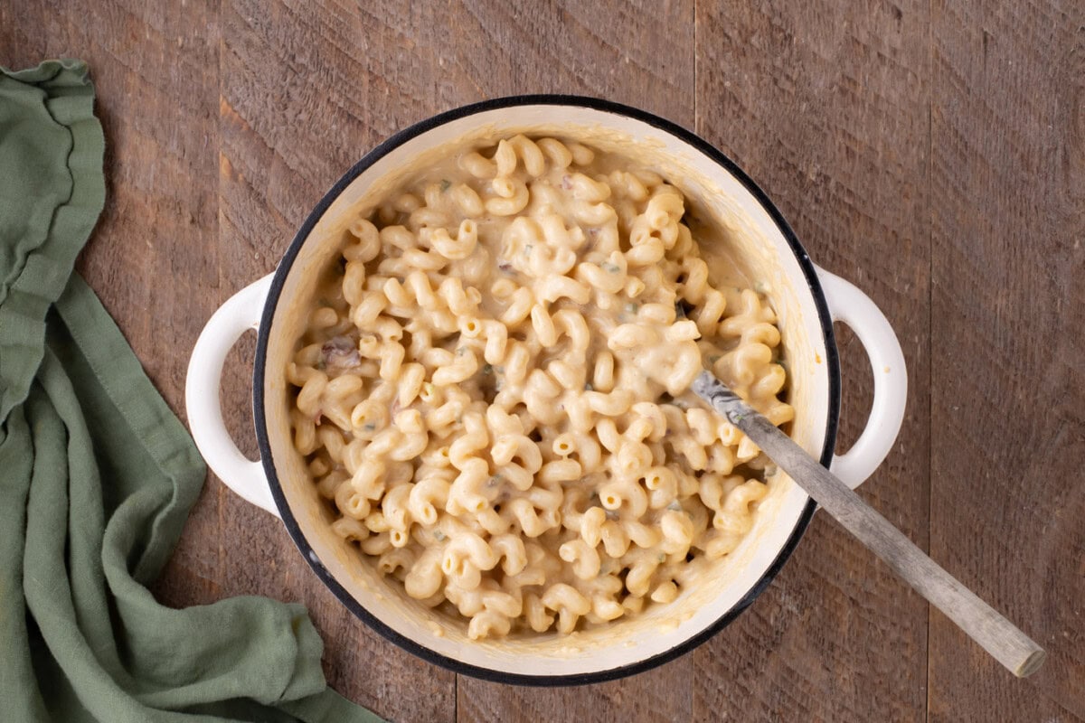 cheesy jalapeno noodles in a pot