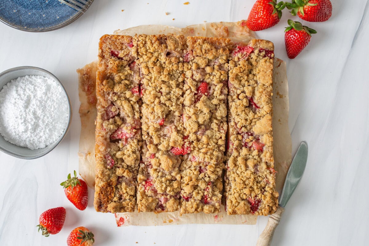 sliced strawberry rhubarb crumble bars