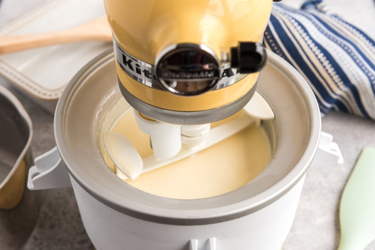 ice cream machine mixing ice cream