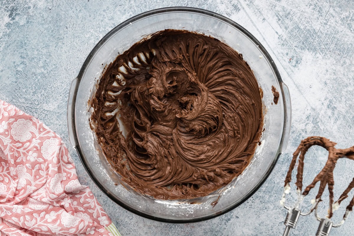 bowl of fudge frosting
