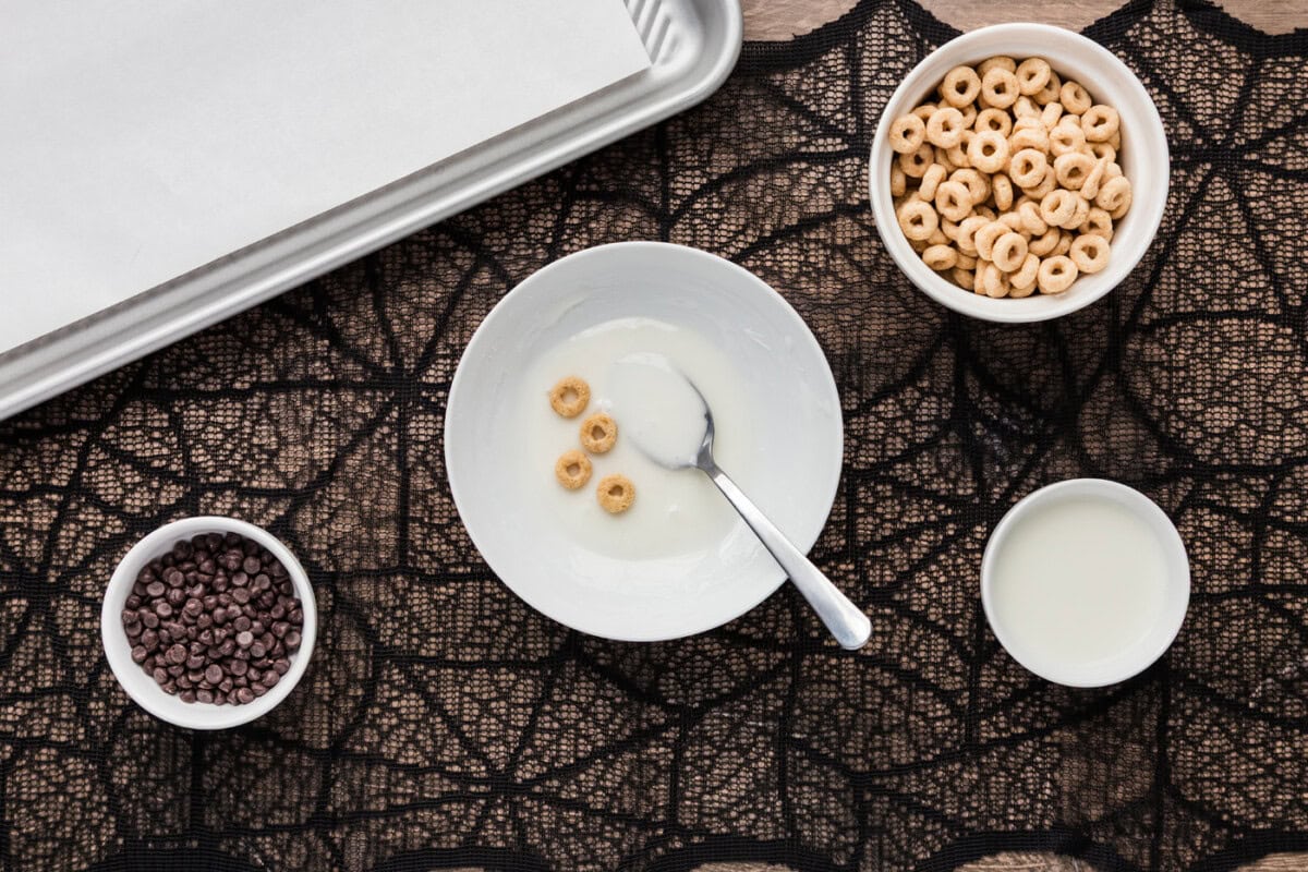 Cheerios in glaze