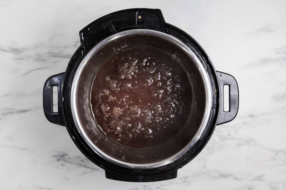 honey garlic sauce boiling in the instant pot